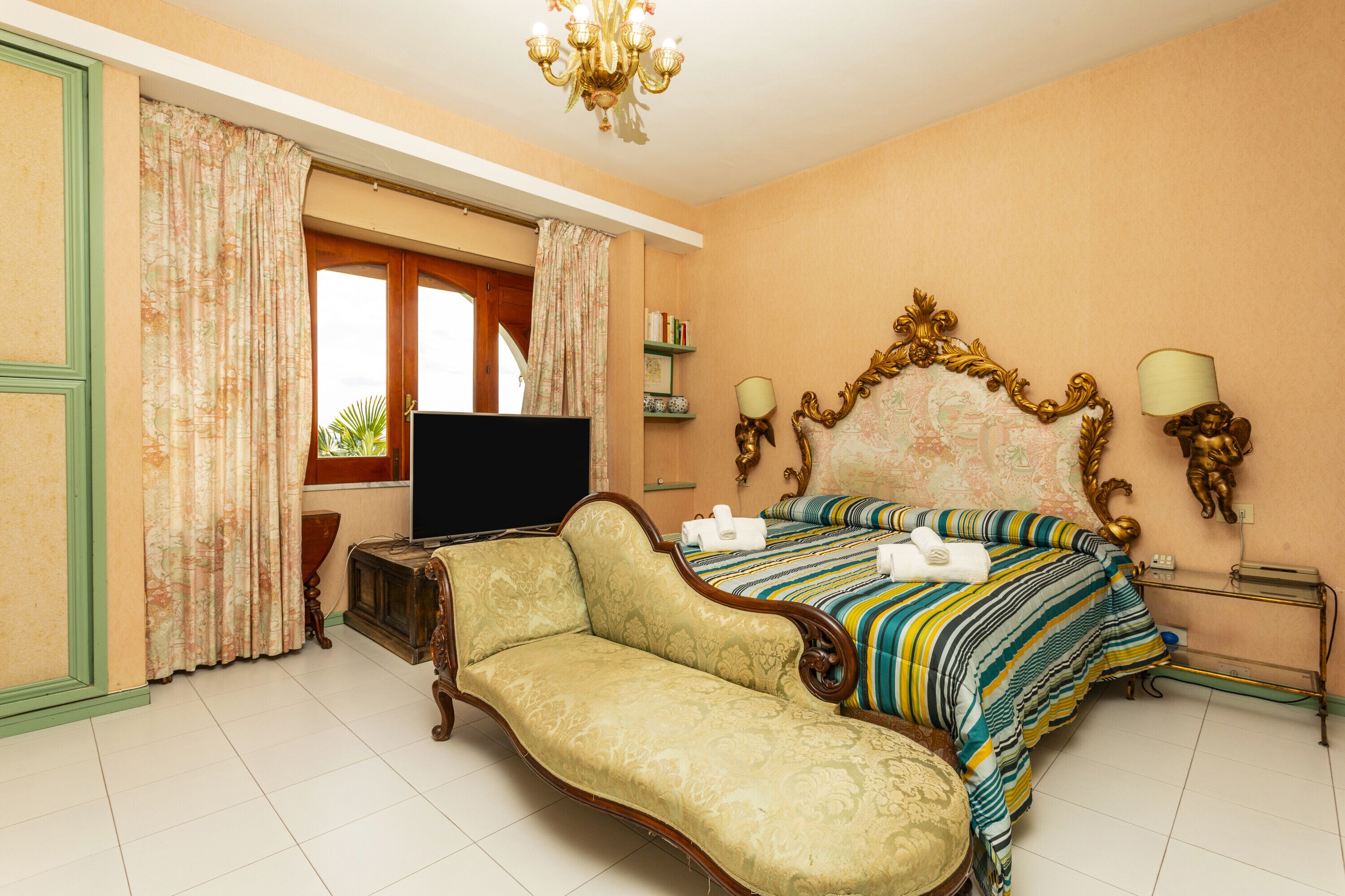 7 camere, ferro/asse da stiro, Wi-Fi gratuito, lenzuola