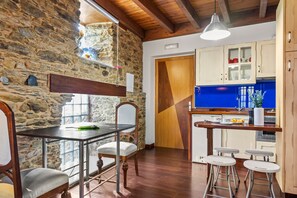Dining - Apartment 'C De Alborada Del Eo' with Mountain View, Private Garden and Wi-Fi (Villameitide)