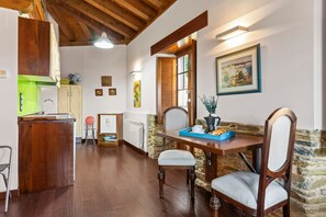 Interior - Apartment 'Mr De Alborada Del Eo' with Mountain View, Wi-Fi and Air Conditioning (Villameitide)