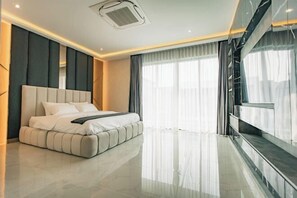 Cribs/infant beds - Astro Luxury: 4-6 beds Ultra Luxury Pool Villa with Daily Cleaning (Pattaya)