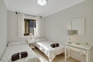 1 bedroom, free WiFi, bed sheets