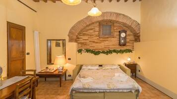 1 Schlafzimmer, BĂŒgeleisen/BĂŒgelbrett, kostenloses WLAN, BettwĂ€sche