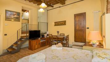 1 Schlafzimmer, BĂŒgeleisen/BĂŒgelbrett, kostenloses WLAN, BettwĂ€sche