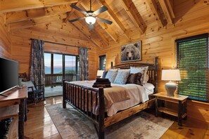 2 bedrooms, desk, iron/ironing board, travel crib - Knotty Bear: Cozy Cabin, Breathtaking Mountain Views, Hot Tub, Fire Pit  (Blue Ridge)
