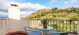 Country House 'Casa Lino' with Mountain View, Private Terrace and Wi-Fi