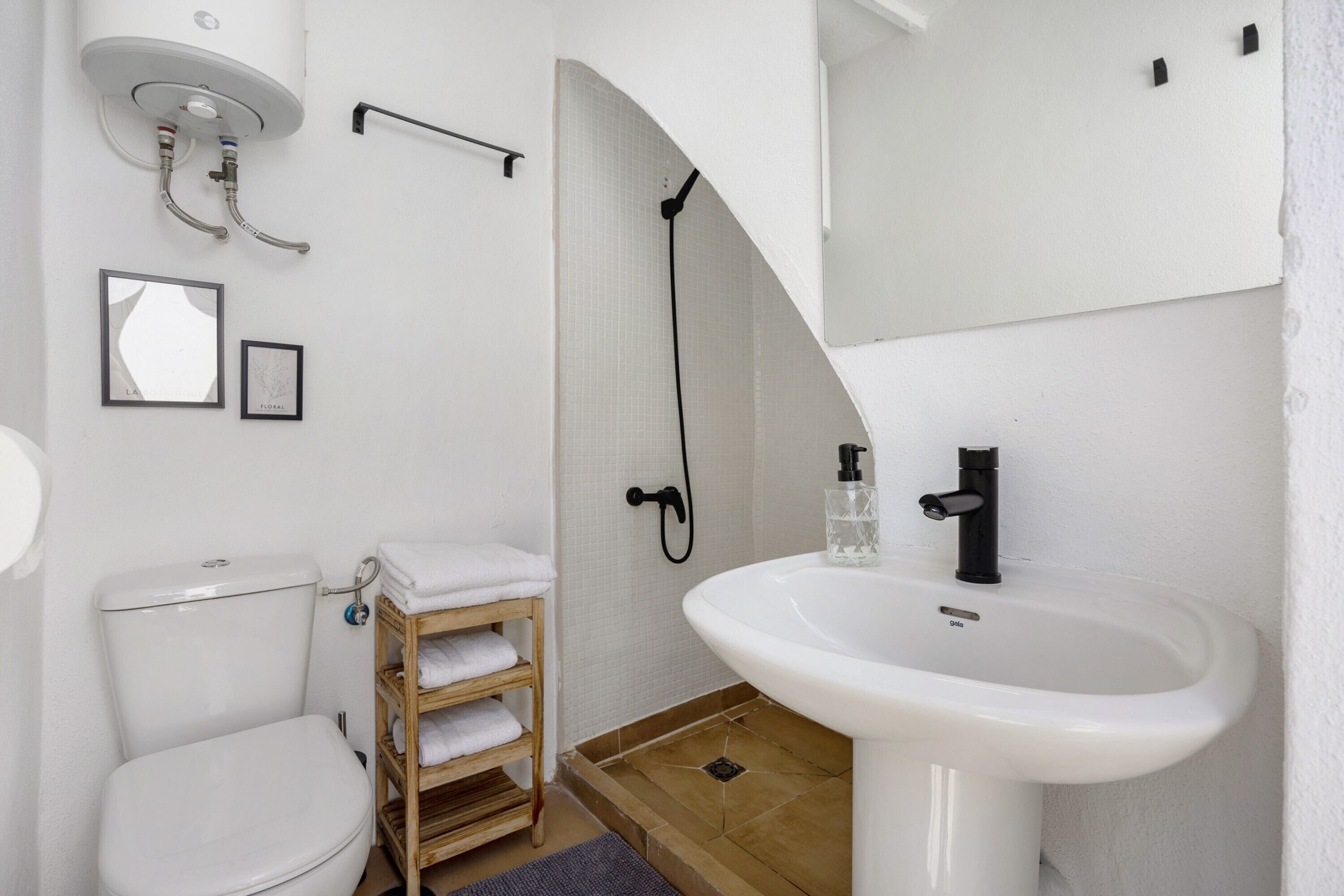 Een douche, handdoeken