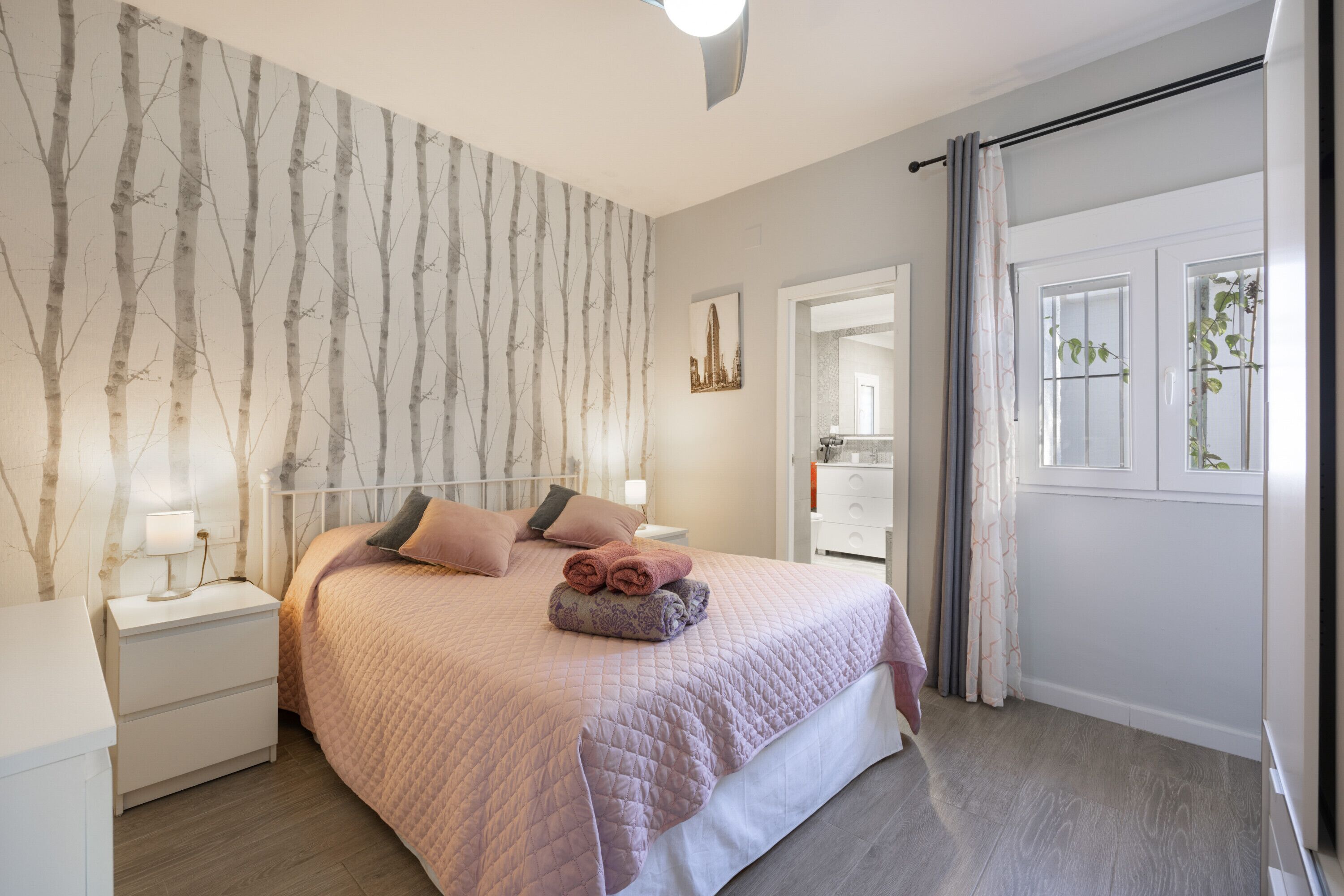 4 chambres, fer et planche à repasser, Wi-Fi gratuit, draps fournis