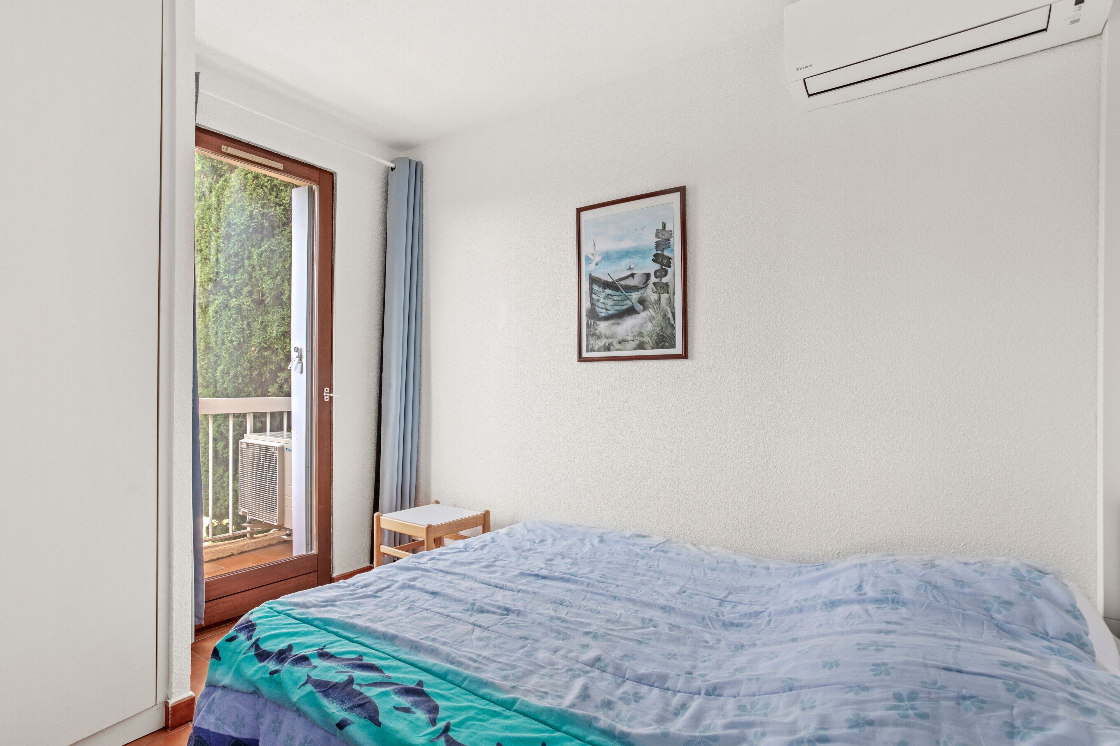 1 habitación, tabla de planchar con plancha y wifi gratis 