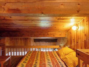 2 bedrooms, iron/ironing board, free WiFi, bed sheets - Apartment 'Face Au Lac 6 Voyageurs' with Lake View and Balcony (Les Angles)