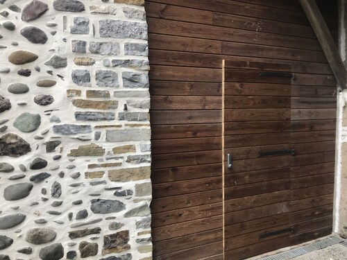 Gîte dans demeure ancienne "Etape En Barétous" avec terrasse privée, jardin privé et Wi-Fi