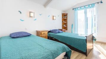 5 chambres, fer et planche à repasser, Wi-Fi gratuit, draps fournis