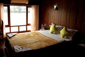 3 quartos, ferros/tábuas de passar roupa, Wi-Fi, roupa de cama