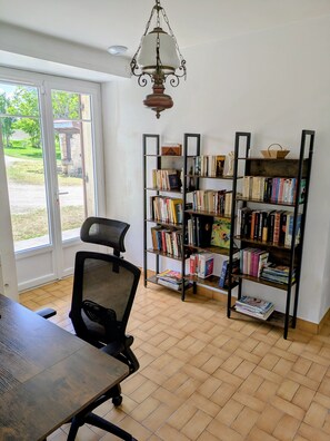Interior - La Grande Métairie, Country House in Périgord with Private Garden and Terrace (Saint-Méard-De-Drône)
