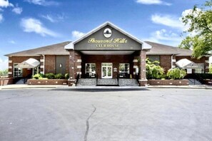 Exterior - Lounging on the Links (Branson)