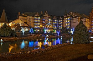 Exterior - Bonnies Place , walk to the Parkway (Pigeon Forge)