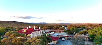 Hawker Hotel Motel