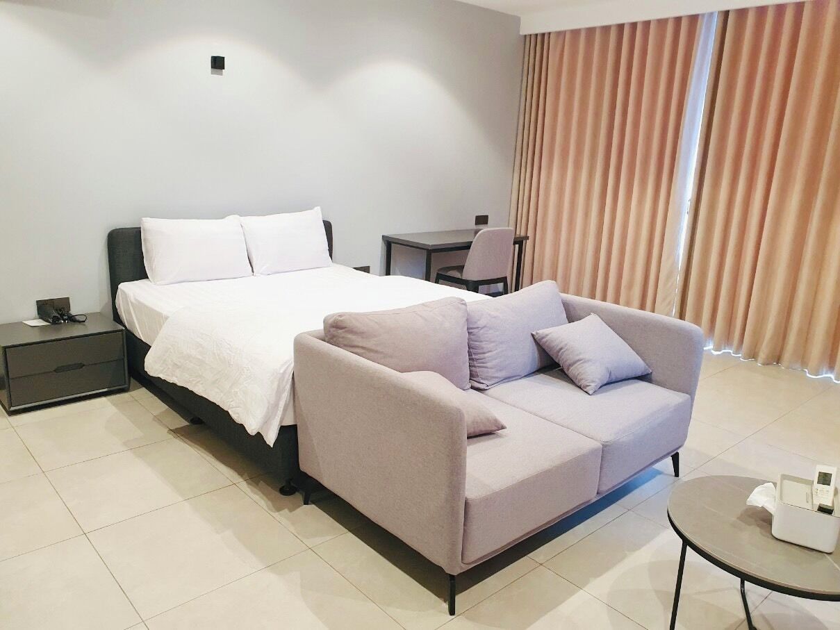 Superior Suite, Balcony, Courtyard View | In-room safe, soundproofing, iron/ironing board, free WiFi