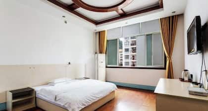 Debao Hongshanyuan Hotel