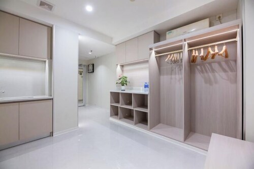 Home Inn Plus Hotel