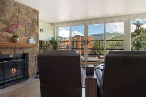 Smart TV, fireplace, DVD player