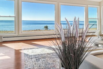 Nature's masterpiece: stunning ocean views framed perfectly by Akasa windows
