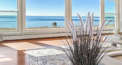 Akasa Ocean Front Oasis- Seasonal Pool, Grill