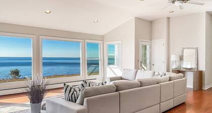 Akasa Ocean Front Oasis- Seasonal Pool, Grill