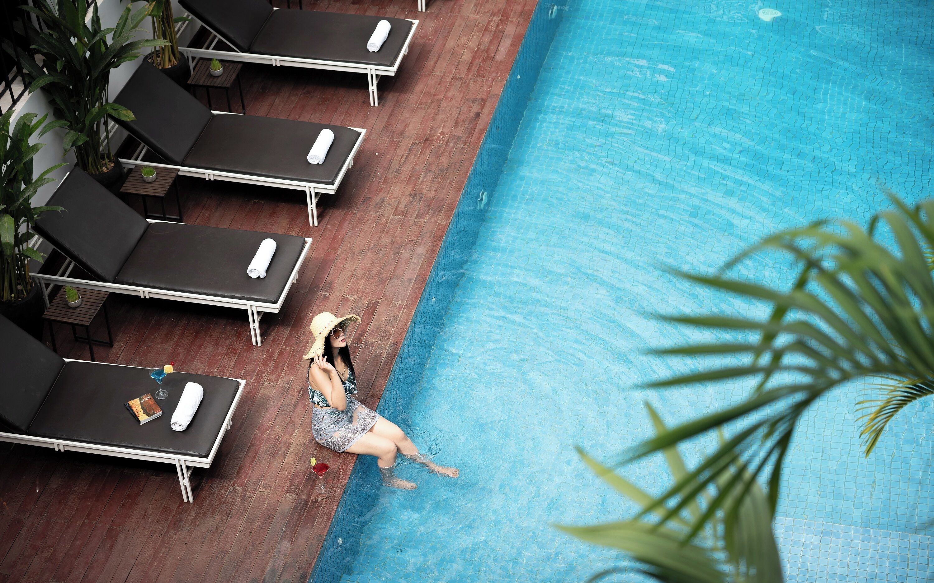 Piscine extérieure, cabanons gratuits, parasols de plage