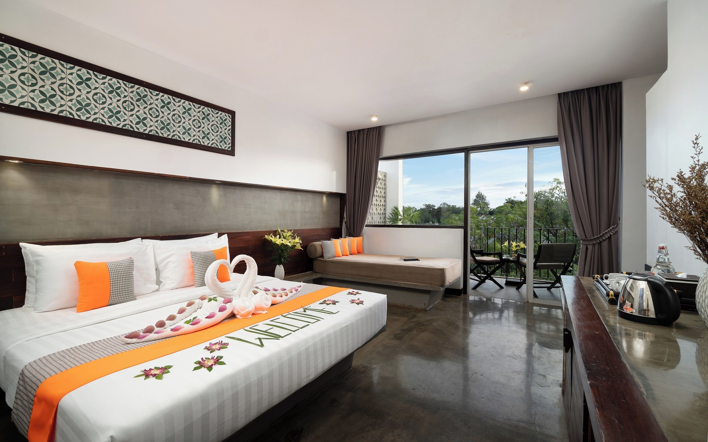 Studio King City View with Bathtub, Sofa bed, and Balcony | Minibar, in-room safe, desk, laptop workspace