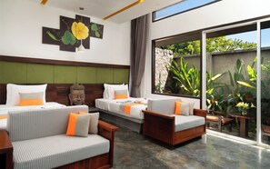 Phòng, hiên | Minibar, két bảo mật tại phòng, bàn 