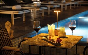 Poolside bar - The Calm Oasis (Siem Reap)