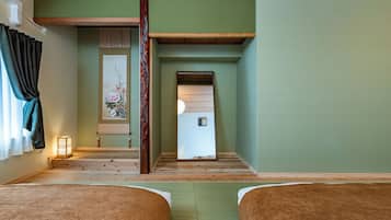 Luxury House, Balcony | 3 bedrooms, blackout drapes, iron/ironing board, free WiFi