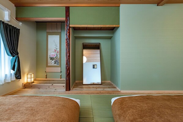 3 bedrooms, blackout curtains, iron/ironing board, free WiFi - SHIMIZUYA Osaka Nishikujo ekimae (Osaka)