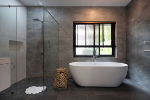 Hair dryer, towels, soap, shampoo - Andaman Dream - 4 Chambres Avec Jardin et Piscine (Mueang Phuket)