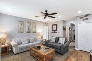 Smart TV - Private Salt Water Pool Home in North Port - La Vida Loca (North Port)