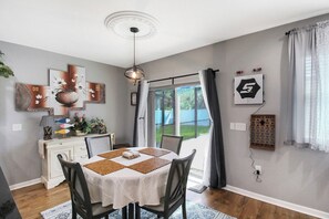 Dining - Private Salt Water Pool Home in North Port - La Vida Loca (North Port)