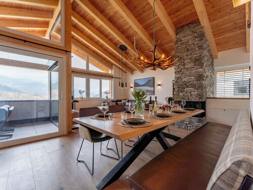 Schönes Ski-in-Ski-out-Chalet mit Sauna, hottub