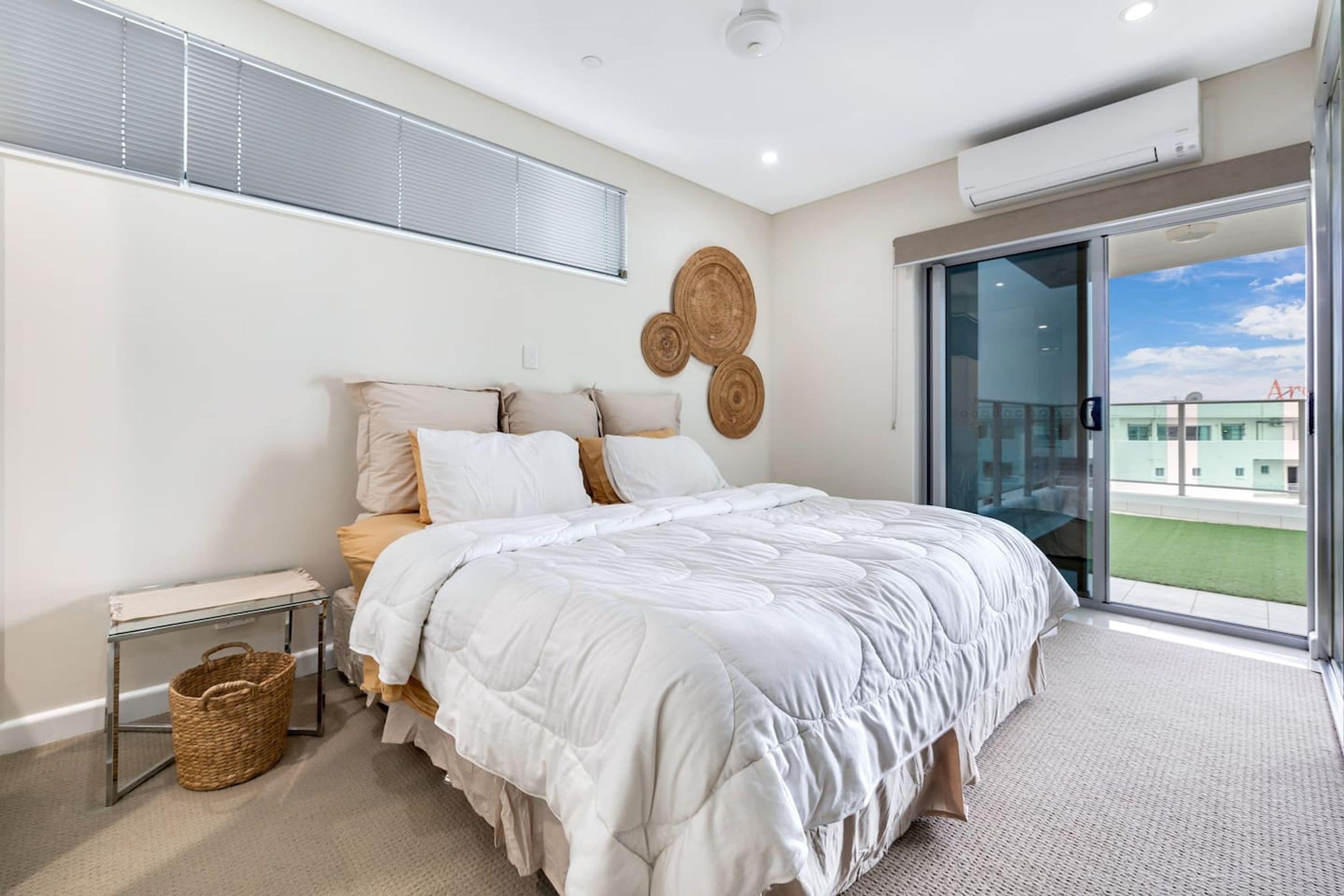 Apartment | 3 bedrooms, desk