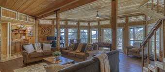 Nineteenth Hole Ski Chalet: Hot Tub, Mountain & Lake Views, on Golf Course