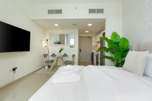 Room - Upgraded Peaceful Studio at Impz (Dubai)