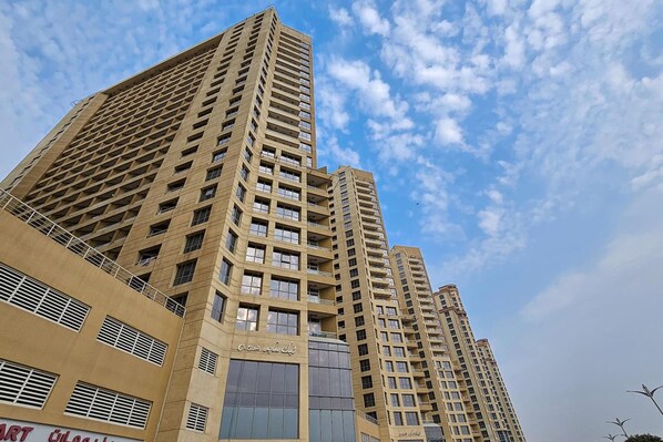 Room - Upgraded Peaceful Studio at Impz (Dubai)
