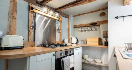 Clifford Chambers Cosy 2 Bedroom Cottage