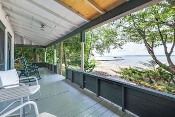 Alden Vacation Rental | 4BR | 2.5BA | 2,000 Sq Ft | 3 Steps Required