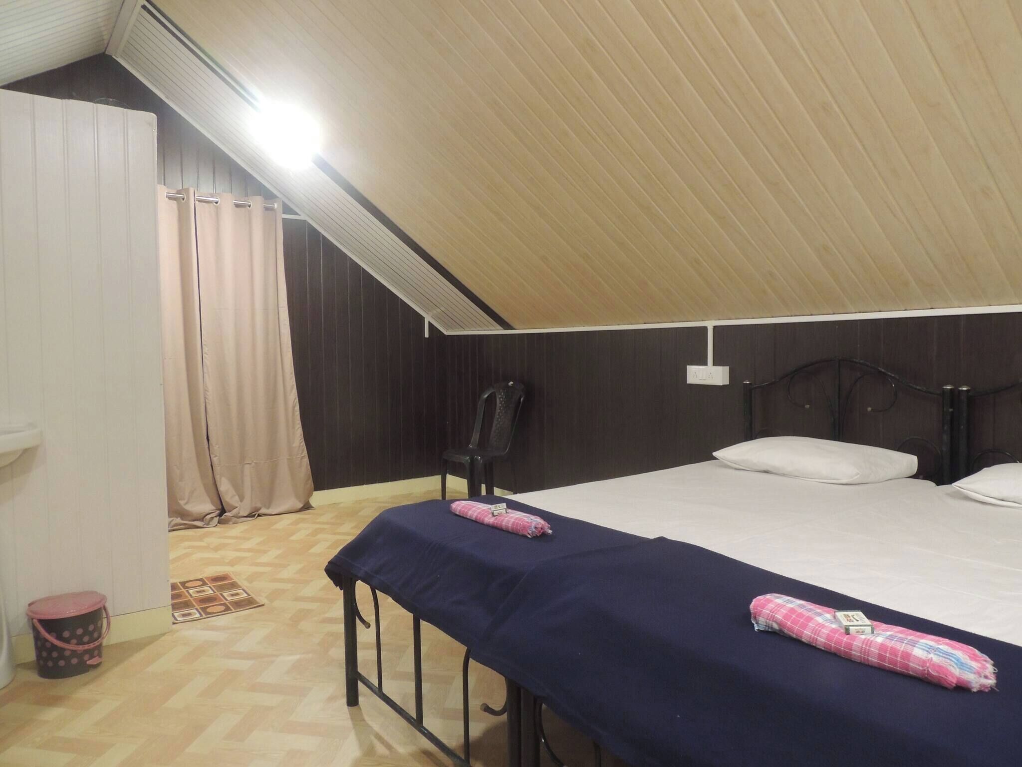 Room, 2 Bedrooms, Accessible, Smoking | 2 bedrooms
