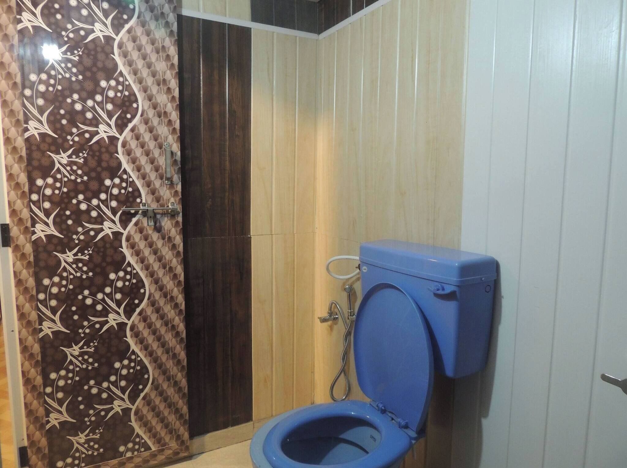 Room, 2 Bedrooms, Accessible, Smoking | Bathroom