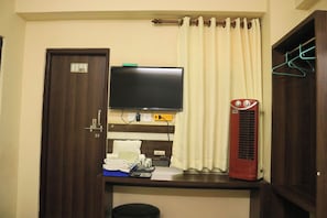 Standard Room | Desk, soundproofing, free WiFi - Pashupati Hotel  (Kathmandu)