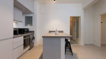 Køleskab, ovn, kogeplade, opvaskemaskine