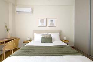 1 chambre, bureau, fer et planche à repasser, Wi-Fi gratuit