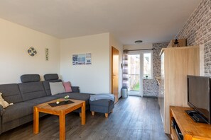 TV, lettore DVD, impianto stereo