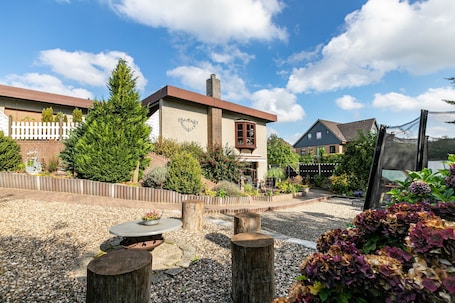 Property grounds. Apartment 'Hennings' with Private Terrace, Shared Garden and Wi-Fi